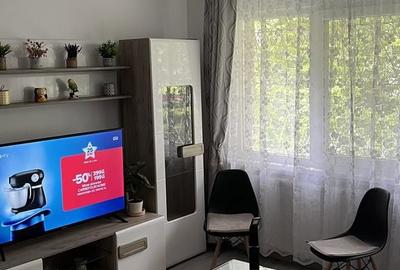 Apartament cu 2 camere semidecomandat în Tractorul - 2