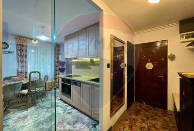Apartament cu 4 camere decomandat în Noua