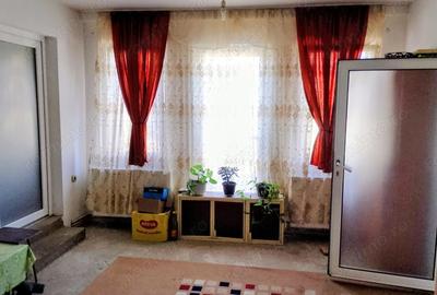 Casă cu 4 camere cu Teren 1800 Mp în Chizătău - 2