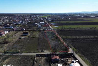 Teren de 2300 mp, în Vânători