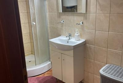 Garsonieră decomandată în Muncii