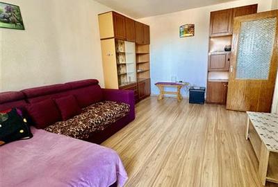 Apartament cu 2 camere decomandat, mobilat în Casa de Cultură