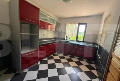 Casă cu 5 camere cu Teren 2248 Mp în Curtești - 4