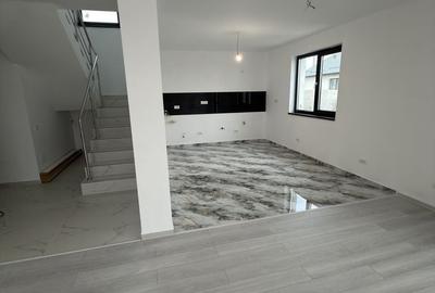 Casă cu 4 camere în Domnești