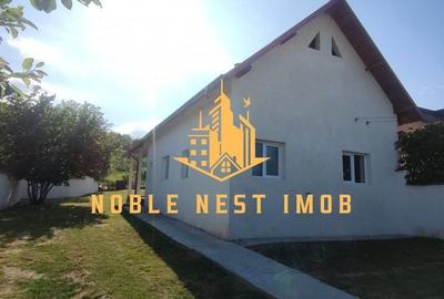 Casă cu 4 camere cu Teren 2500 Mp în Central