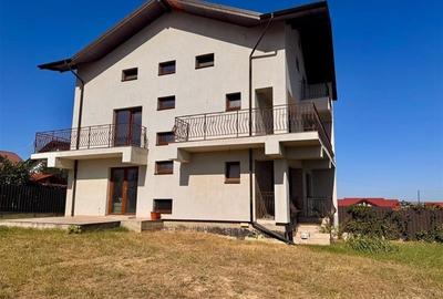 Duplex cu 6 camere cu Canalizare în Miroslava - 1