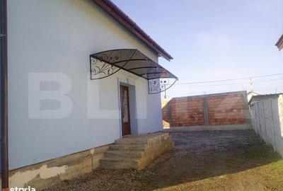 Casă cu 4 camere în Cristian