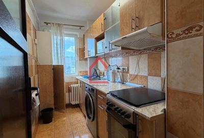 Apartament cu 3 camere decomandat în Filiași