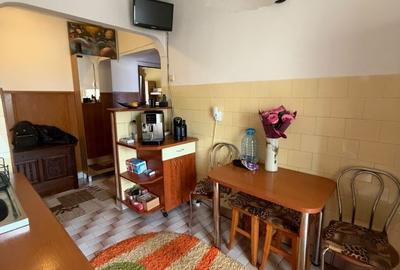 Apartament cu 2 camere decomandat în Tractorul