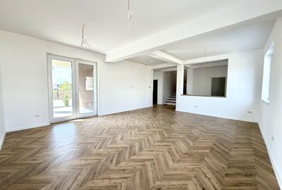 Duplex cu 5 camere cu Canalizare în Dumbrăvița
