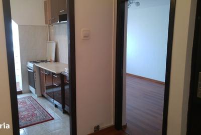 Apartament cu 3 camere decomandat în Dorobanți 1