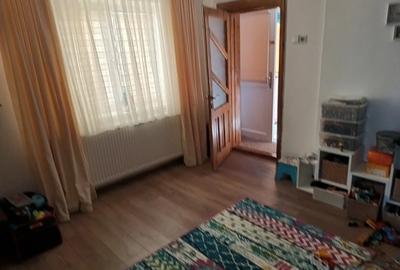 Casă cu 3 camere cu Teren 1150 Mp în Central - 2
