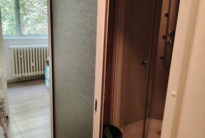 Garsonieră semidecomandată în Micro 40 - 2