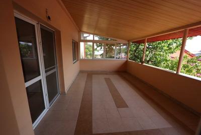 Casă cu 4 camere cu Teren 2900 Mp în Central - 6