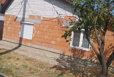 Casă cu 3 camere cu Teren 840 Mp în Central