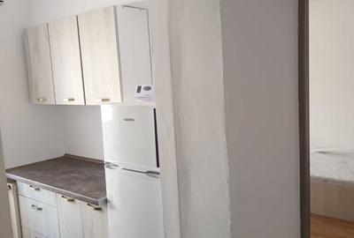 Garsonieră decomandată în Central