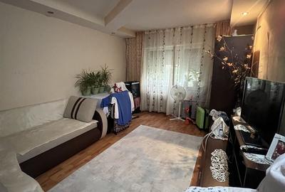 Apartament cu 2 camere decomandat în Sărari