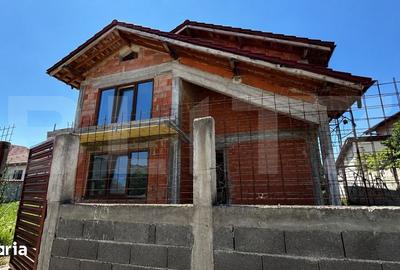 Casă cu 5 camere cu Teren 529 Mp în Malu Mare