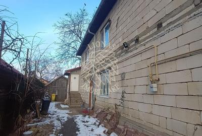 Casă individuală cu 8 camere cu Canalizare în Decebal - 7