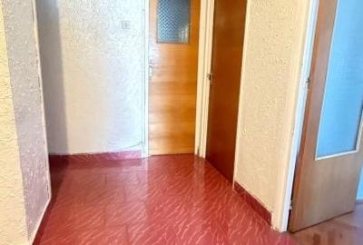 Apartament cu 3 camere decomandat în Republicii