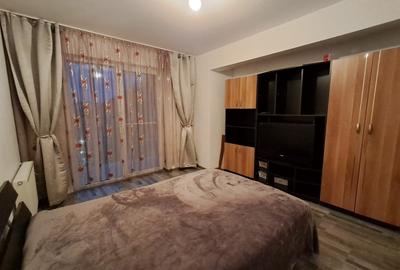 Apartament cu 3 camere semidecomandat în Florești