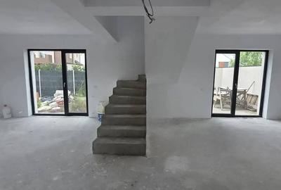 Casă cu 4 camere în Odăile
