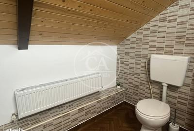 Casă cu 4 camere decomandat în Central