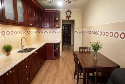 Apartament cu 3 camere decomandat în UTA - 8