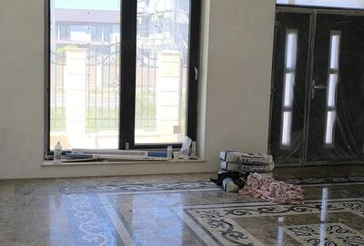 Casă cu Teren 420 Mp în Central