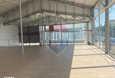 Spațiu comercial, de 330 mp, în Central
