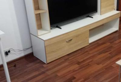 Apartament cu 3 camere semidecomandat în Militari