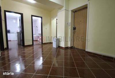 Apartament cu 3 camere decomandat în Decebal