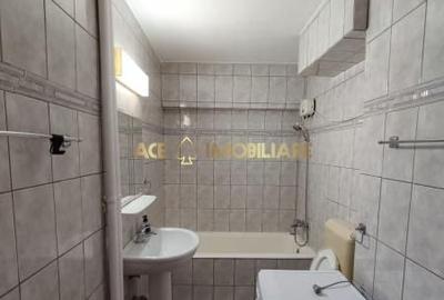 Apartament cu 3 camere în Romană
