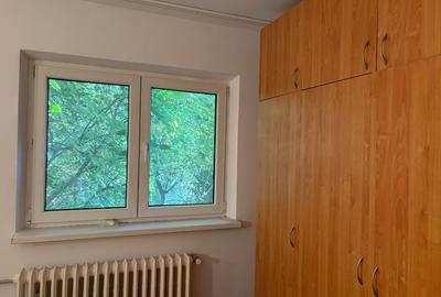 Apartament cu 3 camere decomandat în Tineretului