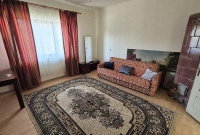 Casă cu 5 camere cu Teren 1000 Mp în Teiu
