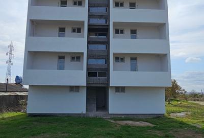 Apartament cu 2 camere semidecomandat în Km 5 - 14