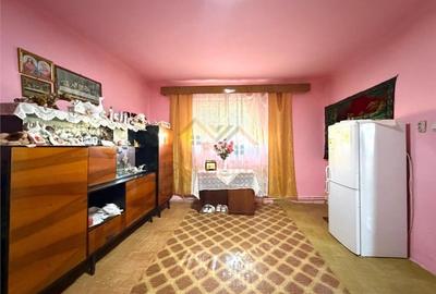 Casă cu 3 camere cu Teren 990 Mp în Tărian
