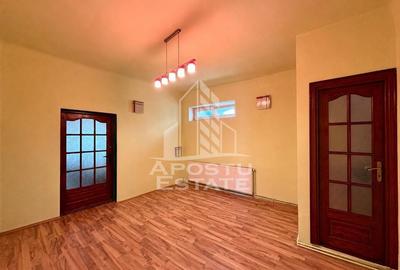 Apartament cu 2 camere semidecomandat, mobilat în Mehala