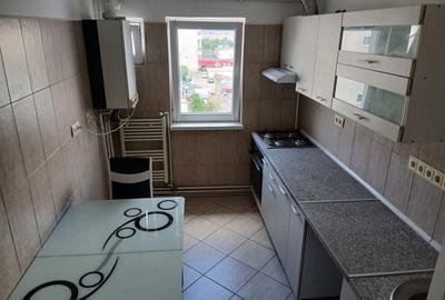 Apartament cu 3 camere decomandat în Vasile Aaron
