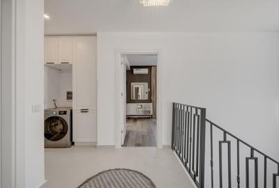 Casă cu 4 camere cu Teren 200 Mp în 1 Decembrie