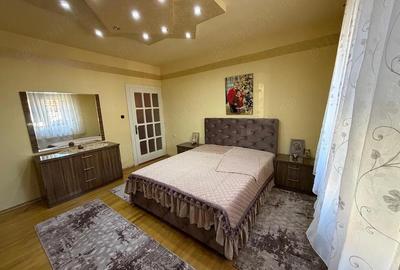 Casă cu 6 camere cu Teren 554 Mp în Central - 2