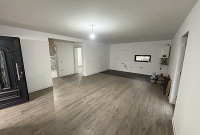 Casă cu 3 camere în Mărgineni