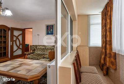 Apartament cu 3 camere decomandat în Central