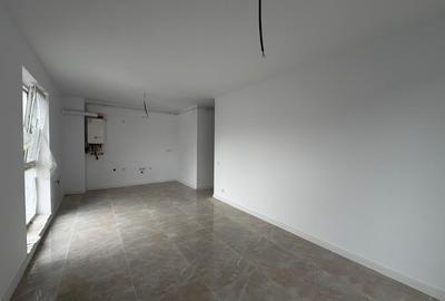 Apartament cu 3 camere semidecomandat în Florești