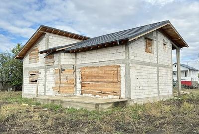 Casă cu 4 camere în Dor Mărunt