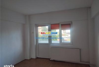 Apartament cu 2 camere decomandat în Micro 11