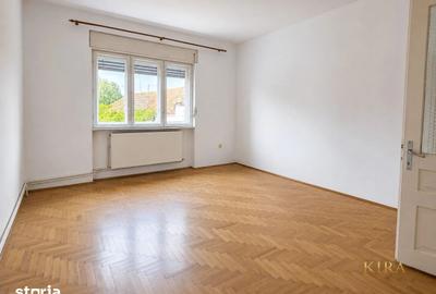 Casă cu 6 camere cu Teren 700 Mp în Central - 2