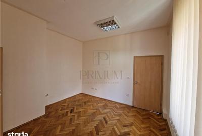 Spațiu comercial, de 50 mp, în P-ța Unirii - 2