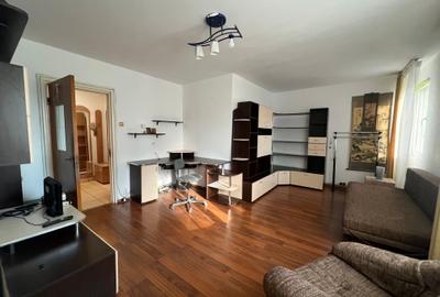 Apartament cu 2 camere decomandat în Titan