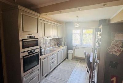 Apartament cu 4 camere semidecomandat în Nufărul - 1
